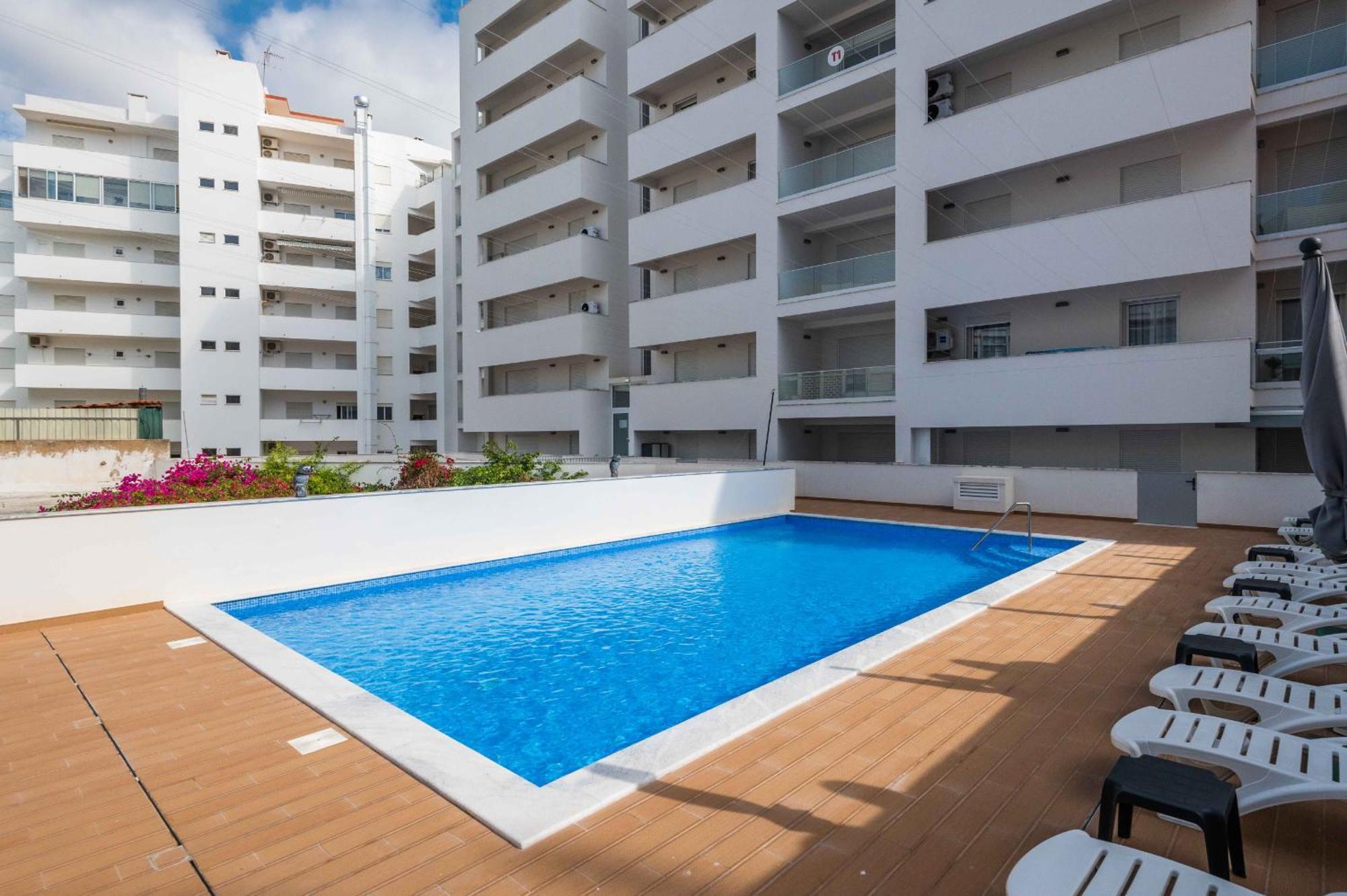 Caravelas 2-Bedroom Apartment With Pool - 50M From The Beach Armação de Pêra المظهر الخارجي الصورة
