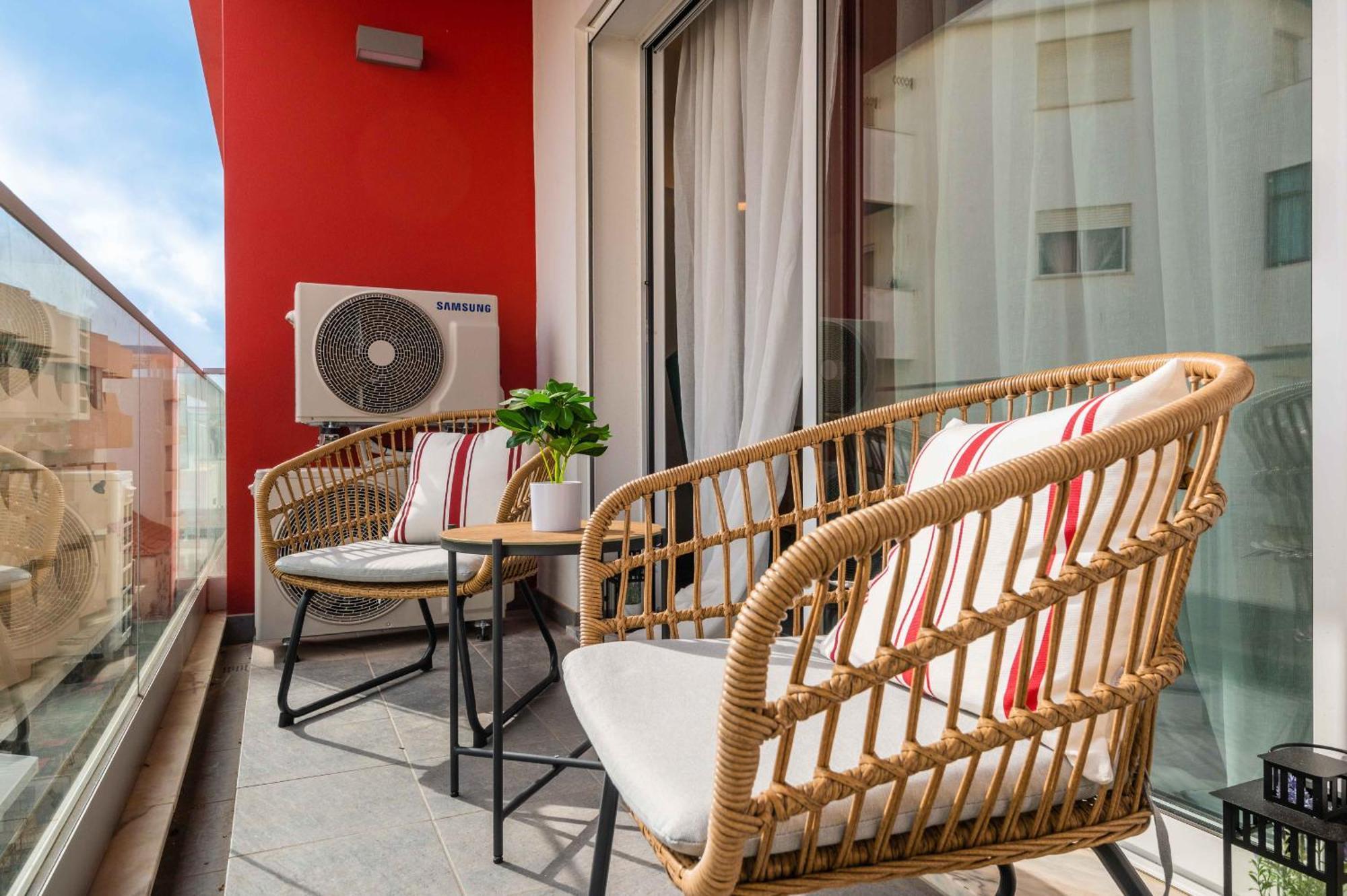 Caravelas 2-Bedroom Apartment With Pool - 50M From The Beach Armação de Pêra المظهر الخارجي الصورة