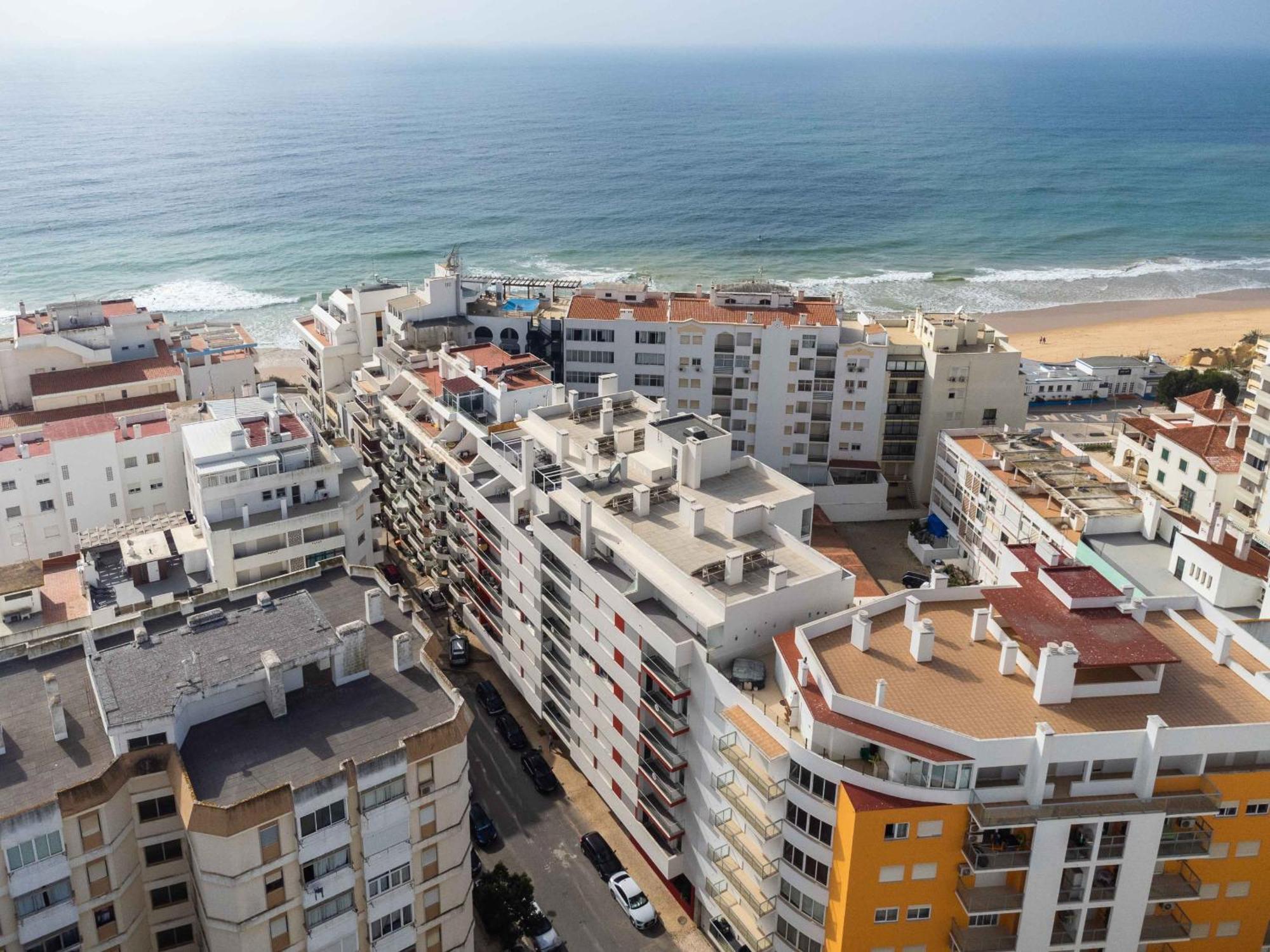 Caravelas 2-Bedroom Apartment With Pool - 50M From The Beach Armação de Pêra المظهر الخارجي الصورة